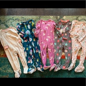 5 pair zip up sleepers 2T